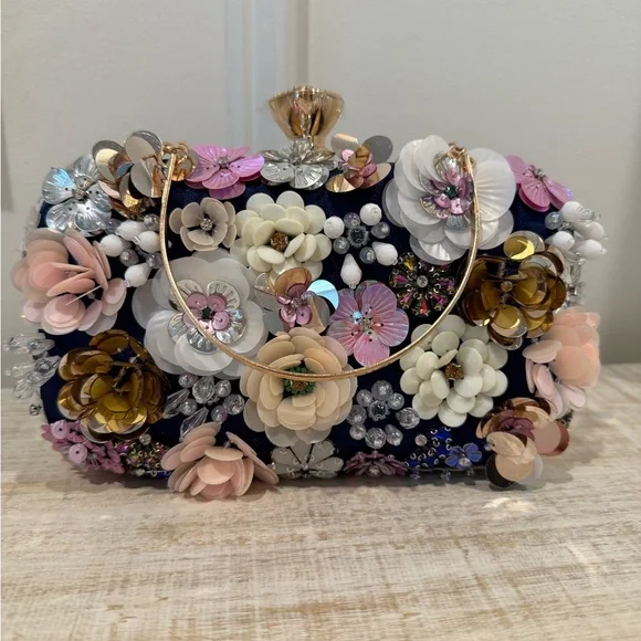 Floral Appliqué Beaded Sequined Daisy Clutch Handbag Shoulder Bag NWOT - Picture 3 of 12